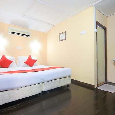 Ombak Inn Chalet Kampung Teluk Nipah Eksteriør billede