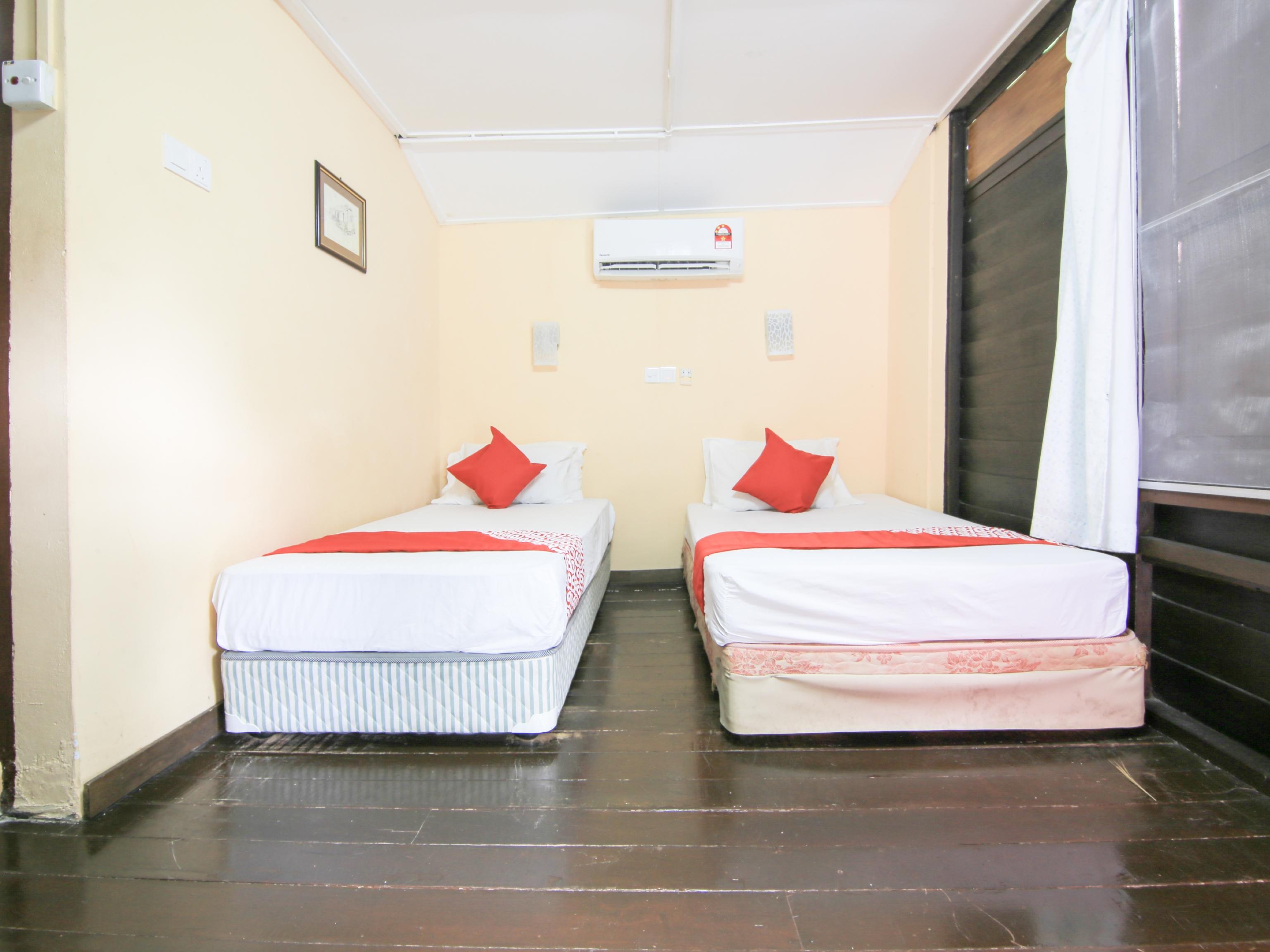 Ombak Inn Chalet Kampung Teluk Nipah Eksteriør billede