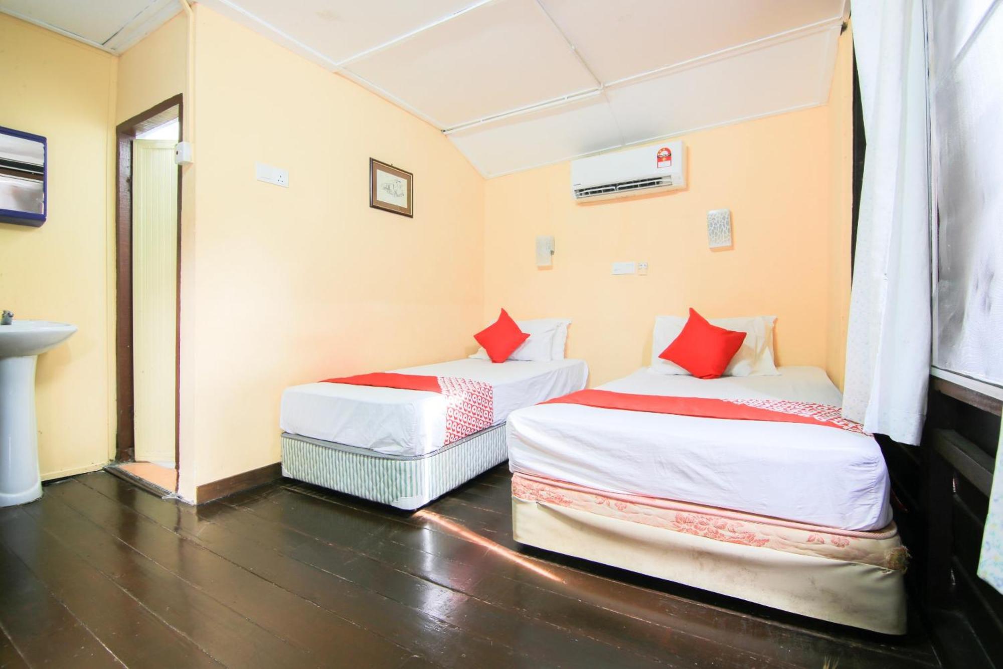 Ombak Inn Chalet Kampung Teluk Nipah Eksteriør billede
