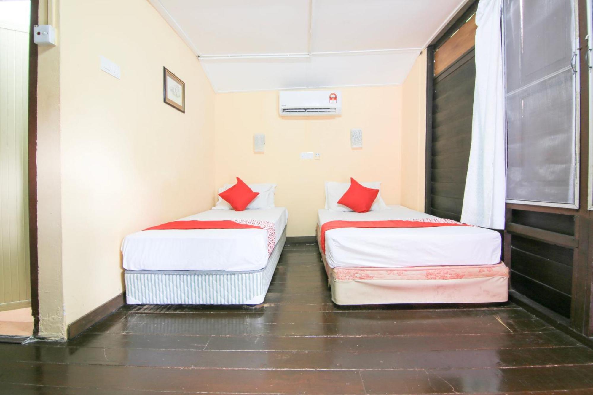 Ombak Inn Chalet Kampung Teluk Nipah Eksteriør billede