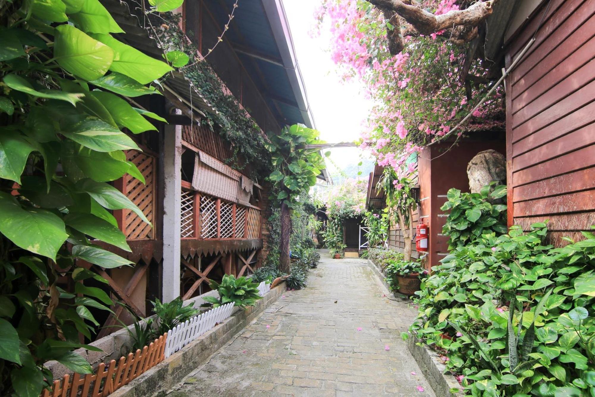 Ombak Inn Chalet Kampung Teluk Nipah Eksteriør billede